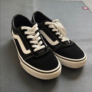 Vans Black Oldschool - Sz 7.5 women